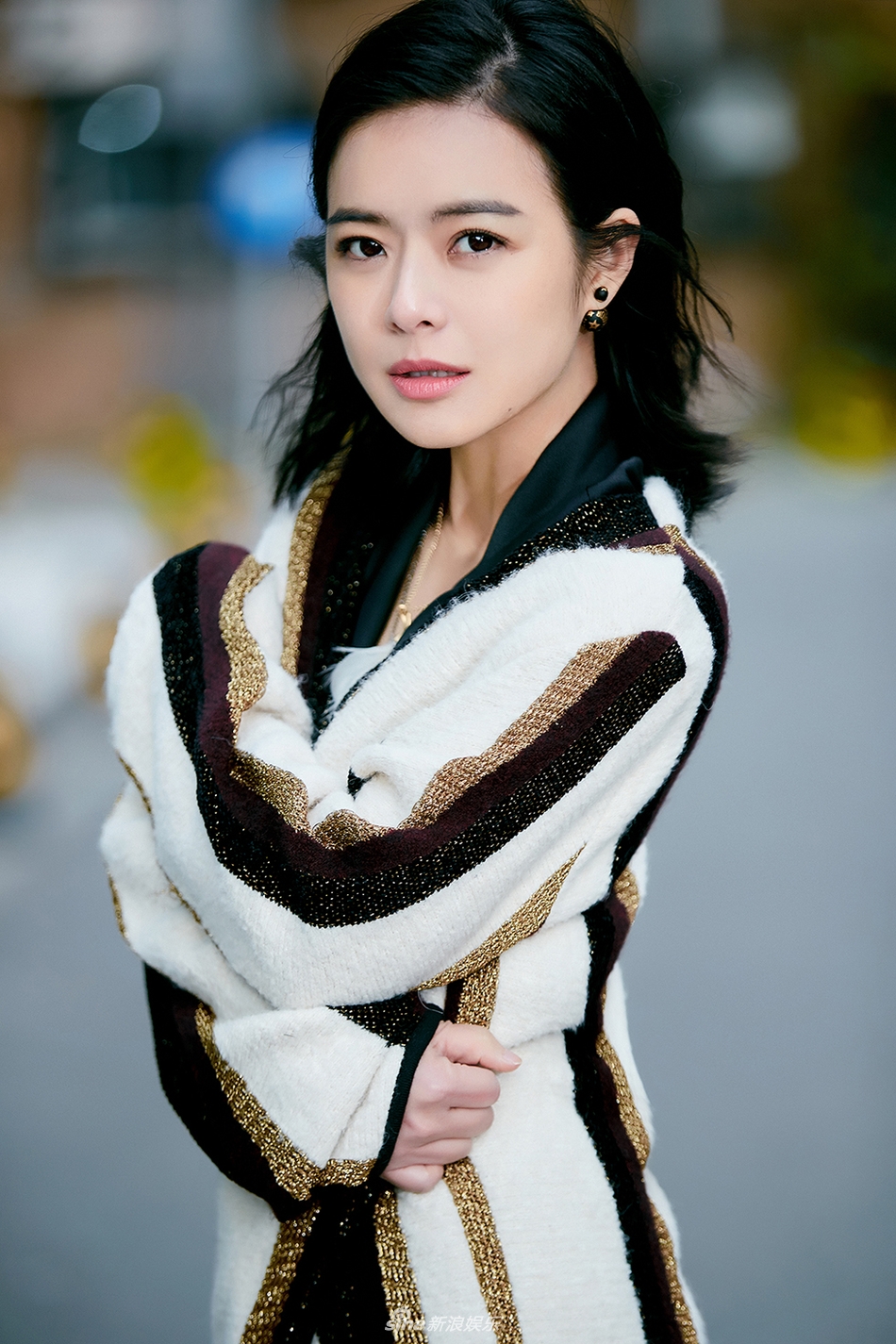 组图:陈辰曝新年街拍大片 展极致女性魅力