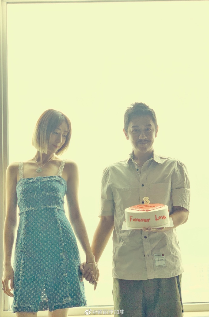 组图:陈浩民蒋丽莎庆祝结婚八周年 深情对望满满夫妻相_高清图集_新浪