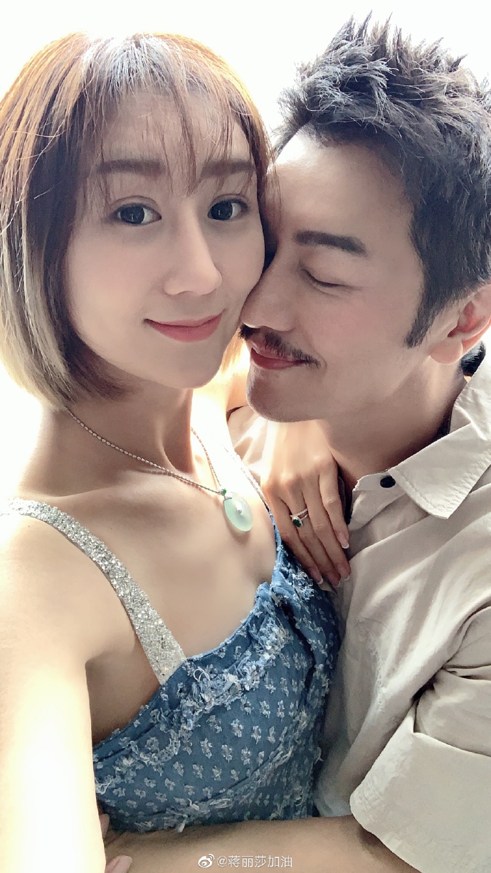 组图:陈浩民蒋丽莎庆祝结婚八周年 深情对望满满夫妻相_高清图集_新浪