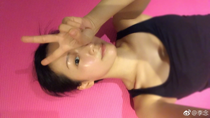 组图阔太李念素颜健身酥胸若隐若现性感撩人