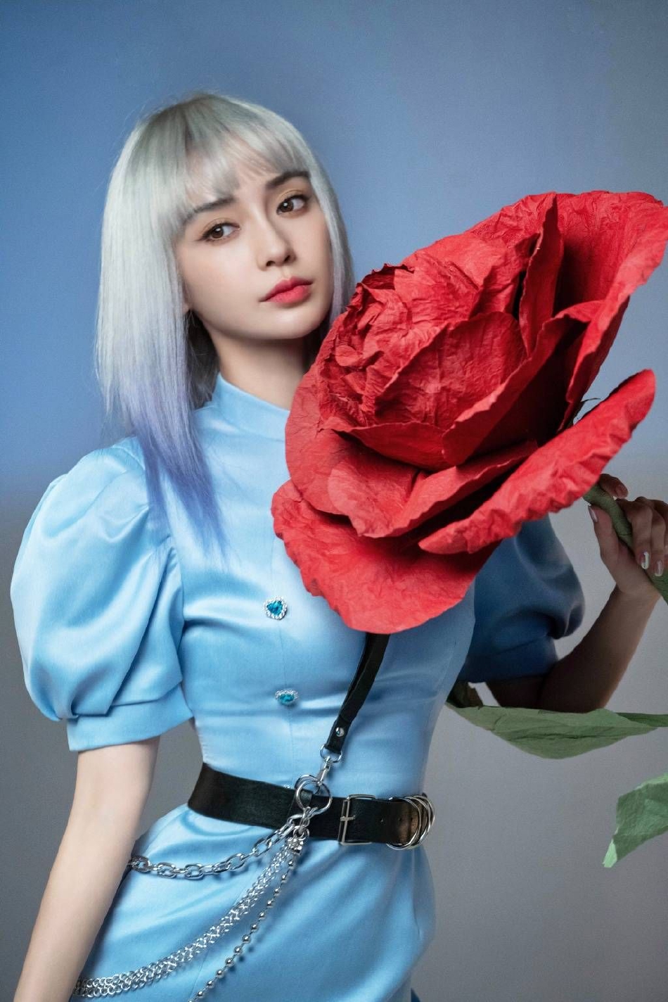 组图:杨颖银发齐刘海大片释出 独特造型酷美撕漫超梦幻_高清图集_新浪