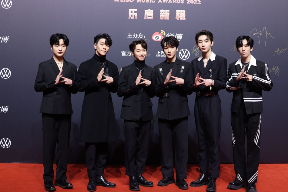 组图:2022微博音乐盛典红毯星光熠熠 杨丞琳阿娇等优雅亮相