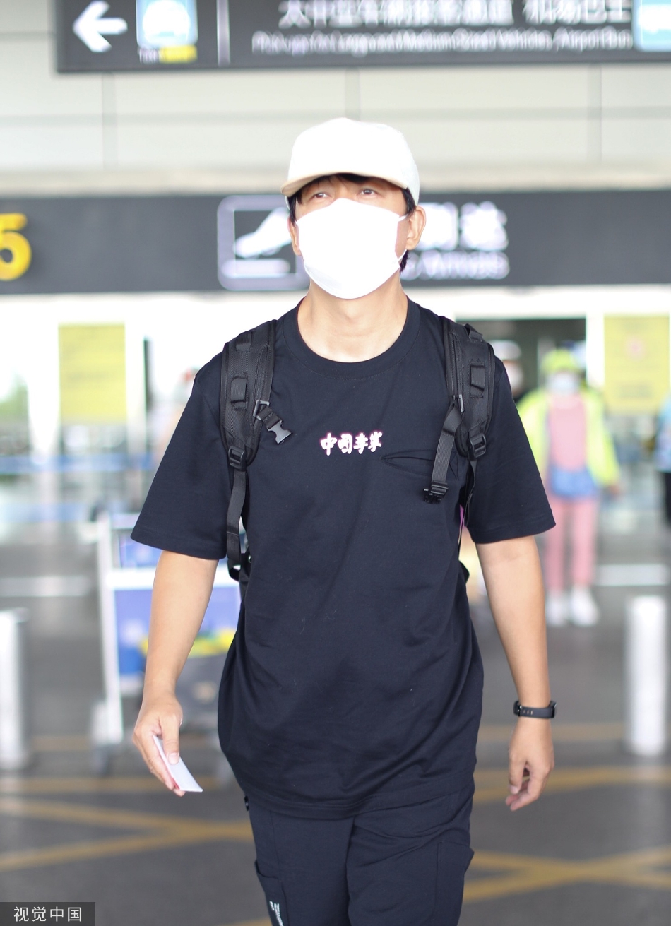 eilish)在与大卫·莱特曼(david letterman)对话时谈到了自己的"妥瑞