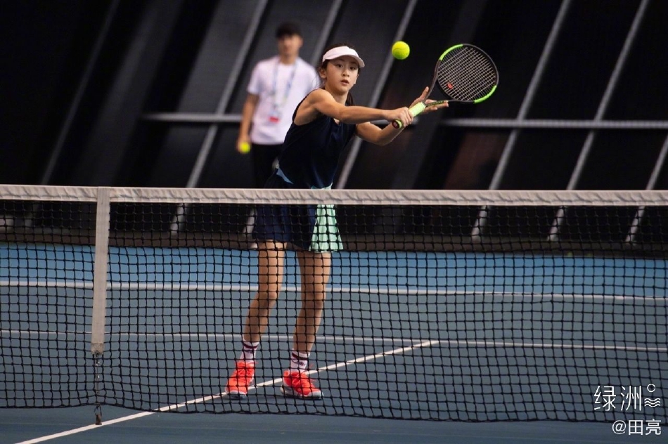 组图：田亮女儿网球职业赛首秀告捷 还将参加女双比赛