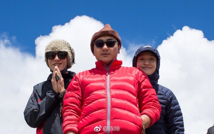 陈坤周迅"行走的力量"共度旅程 相互照顾依靠超暖心