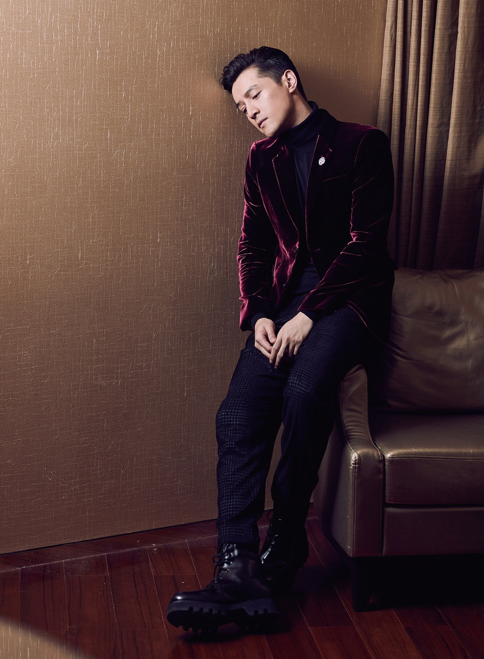 新浪娱乐《人物志-胡歌》写真大片_高清图集_新浪网