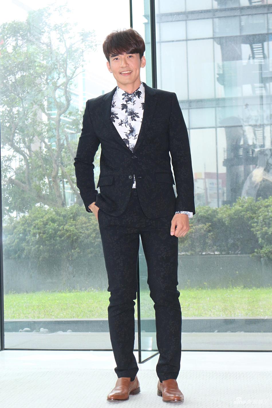 16 23:21:43 5 / 9 新浪娱乐讯 杨一展,蔡黄汝(豆花妹),周孝安,陈敬宣