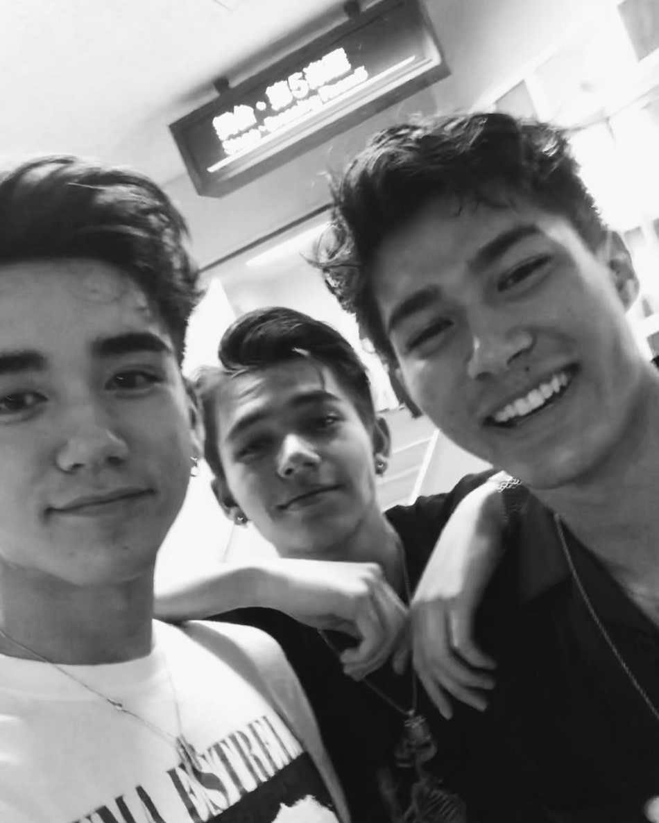 组图:和马晒合照支持米卡庆怜 希望很快回来中国