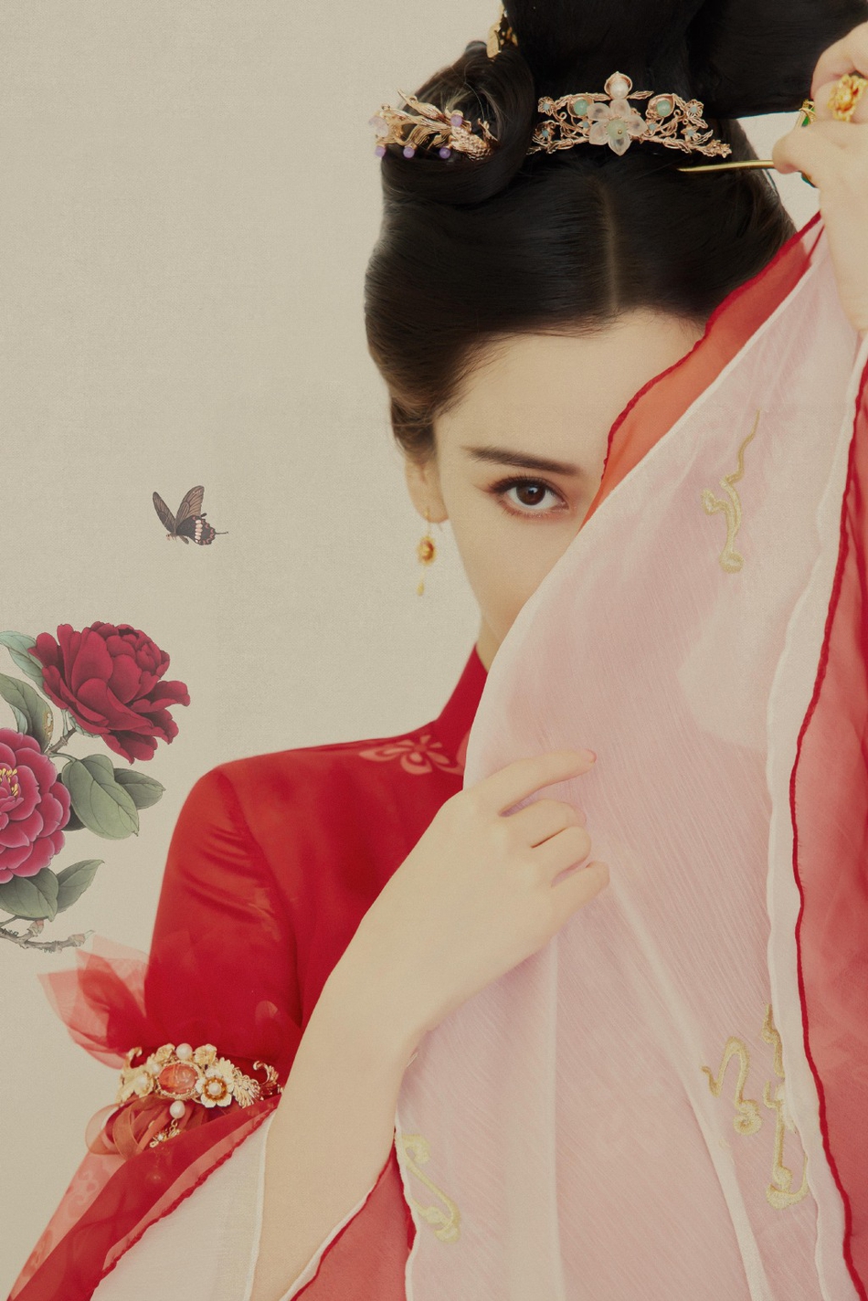 组图:angelababy金簪红衣古风大片曝光 云袖遮面眼神冷艳气场足