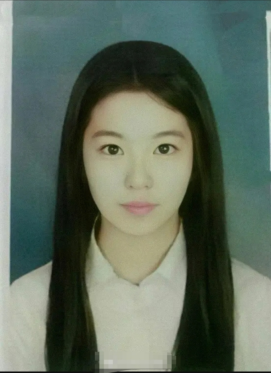 组图:从小美到大!裴珠泫中学证件照曝光 一头乌黑长发清新自然