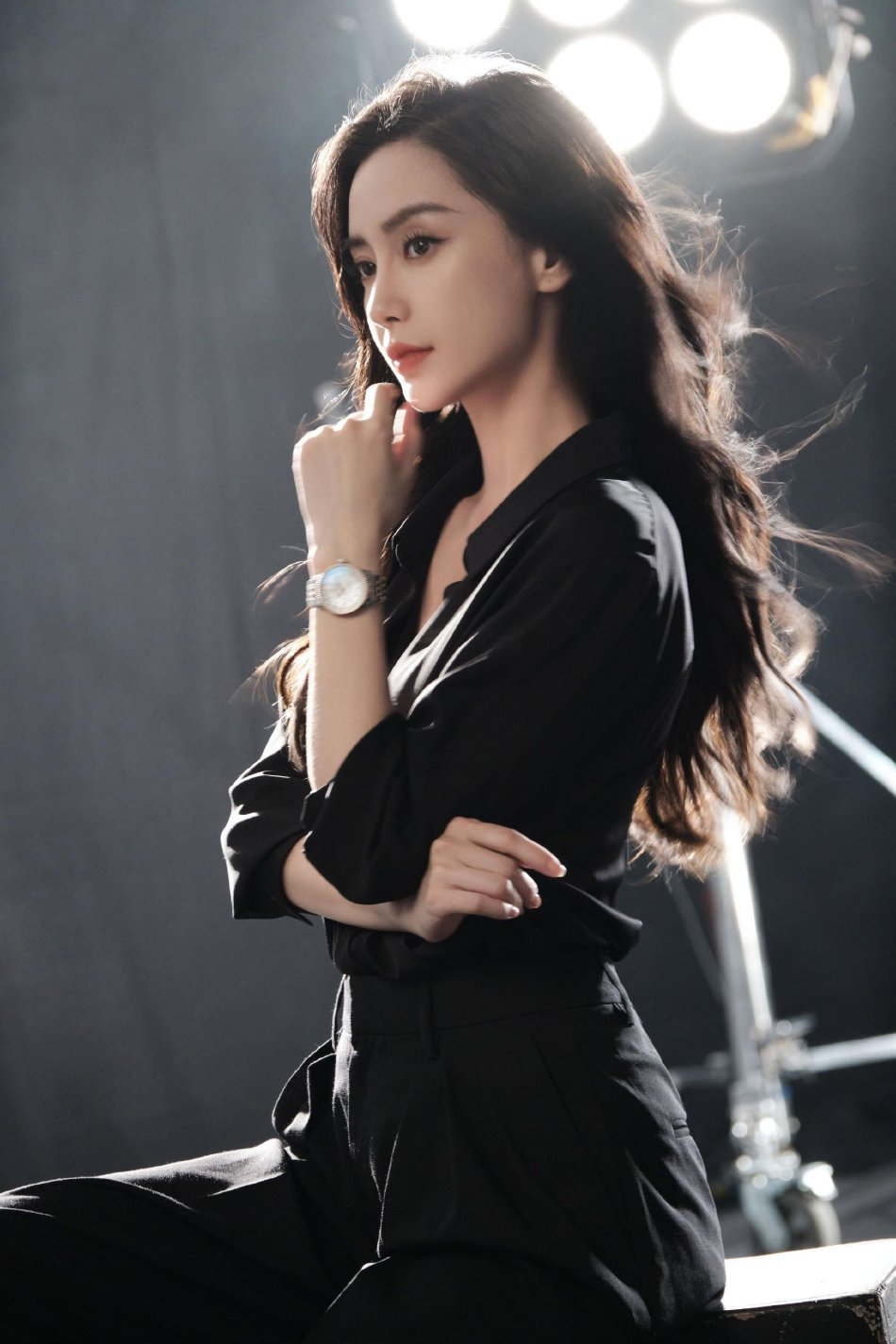 组图:angelababy璀璨星光大片 黑白切换又美又飒优雅迷人