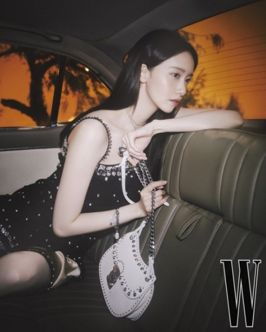 组图：冻龄女神林允儿肤白貌美气质佳 驾驭时尚可甜可咸