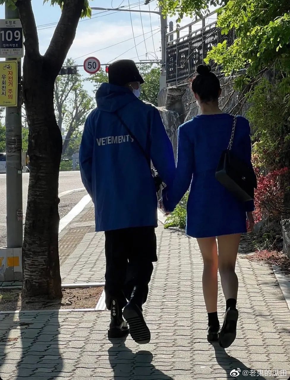 组图：恋情曝光？疑似winner姜升润与女生街头牵手被拍