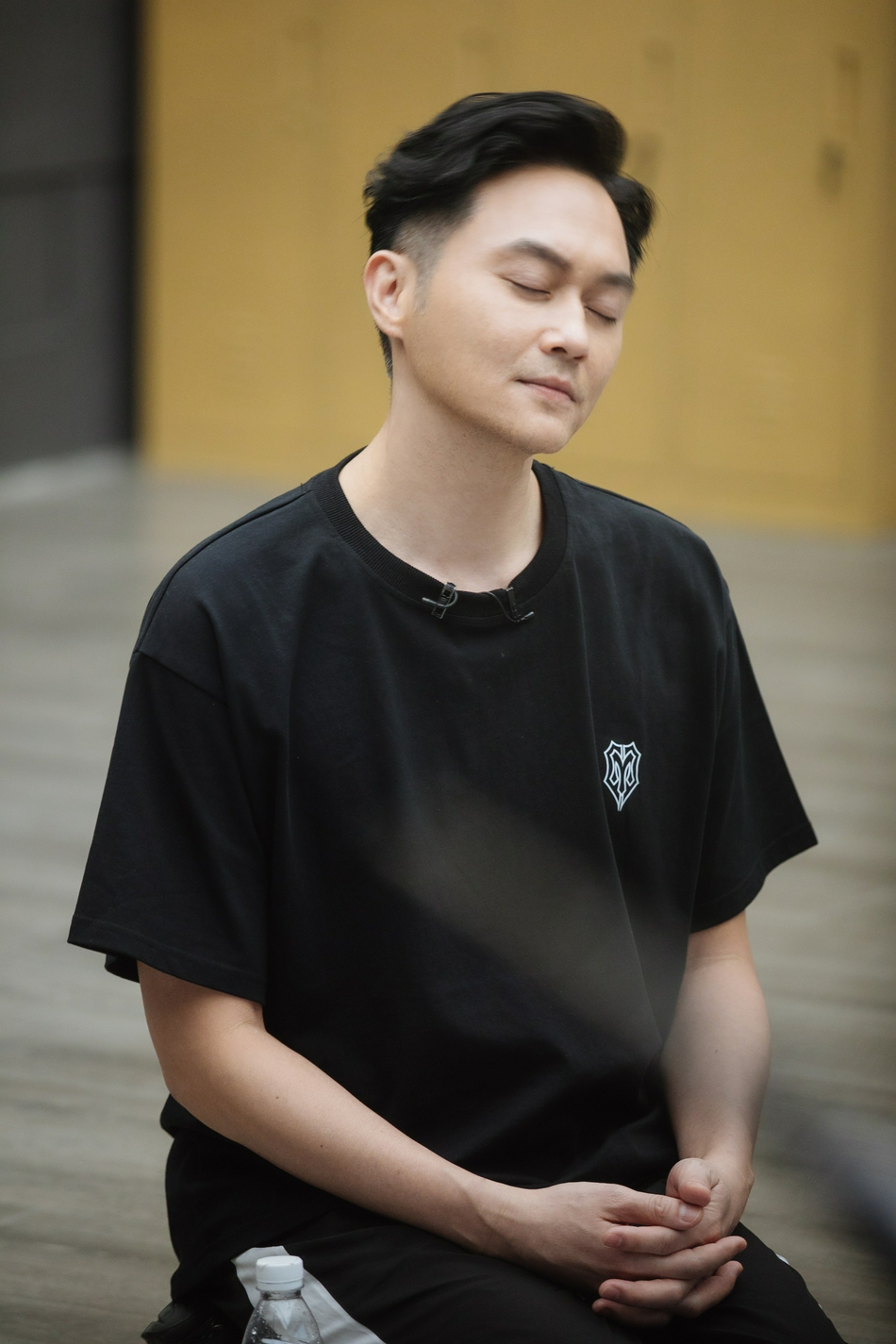 组图:《哥哥》三公练习室备战图释出 神情专注满怀斗志