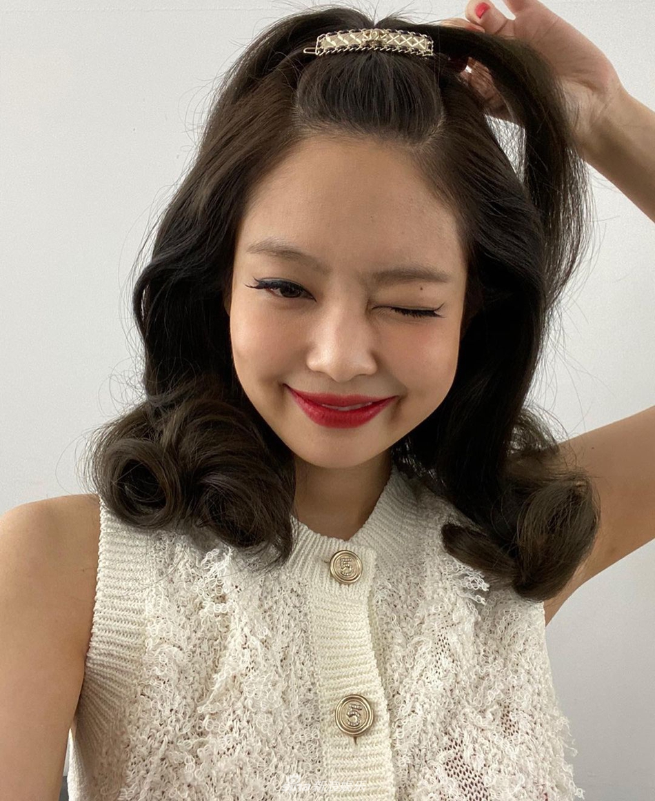 組圖：JENNIE曬生圖無修照 面板狀態略顯疲憊