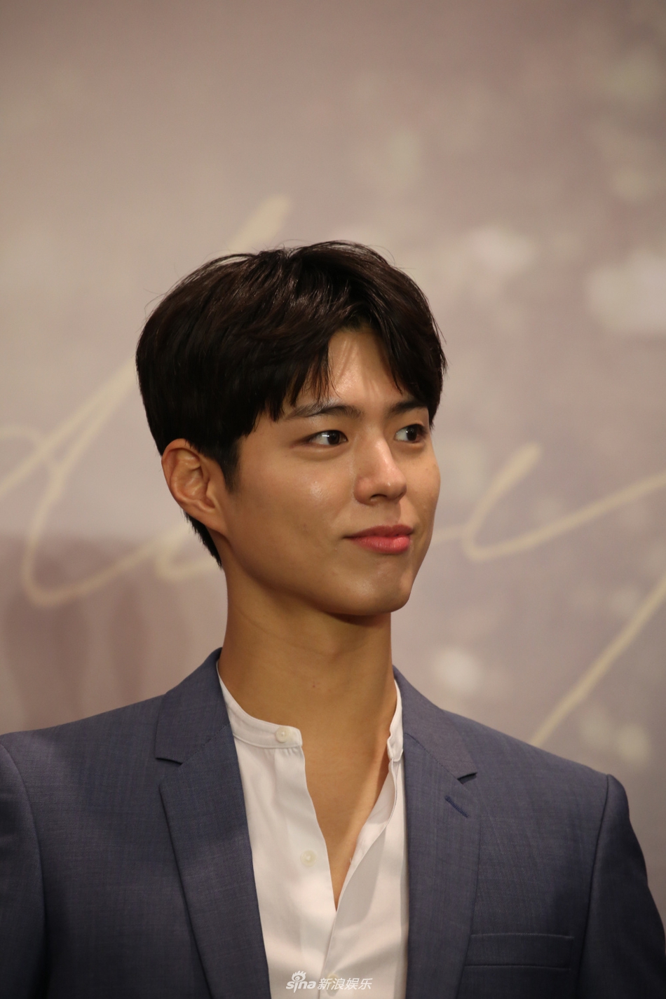 03.18】【明星】朴宝剑西装帅气亮相比心 时隔两年香港再办见面会