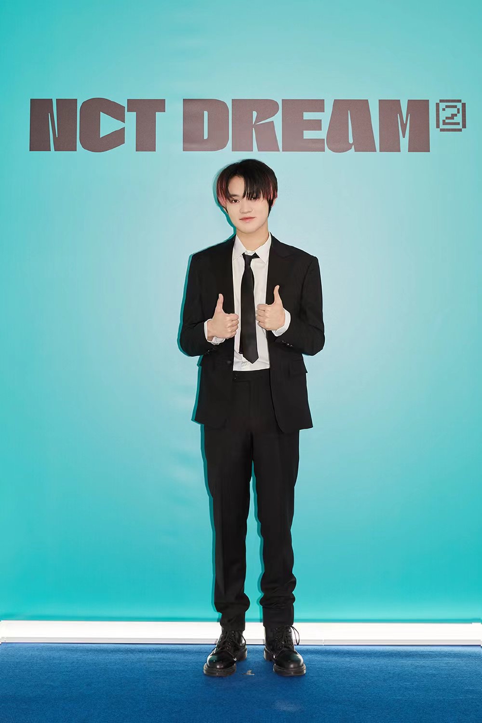 組圖：NCT DREAM亮相線上記者會 成員西裝造型帥氣俊朗