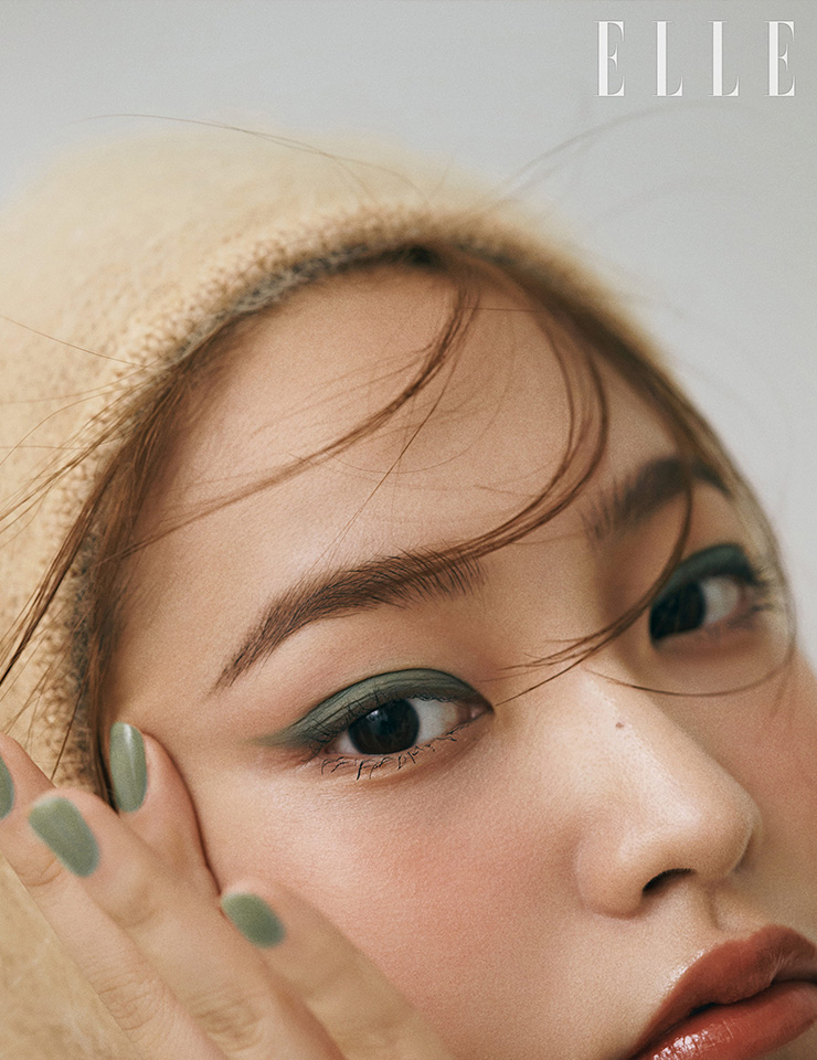 組圖：RedVelvet成員Yeri登《ELLE》 懟臉拍表現力十足