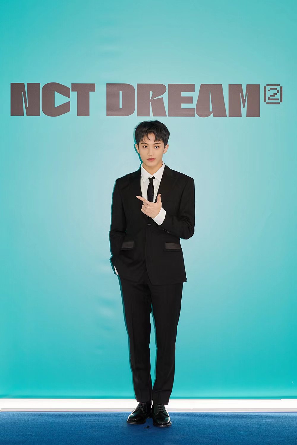 組圖：NCT DREAM亮相線上記者會 成員西裝造型帥氣俊朗