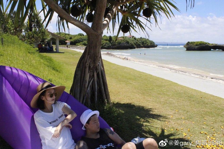 小好當哥哥？姜Gary嬌妻衣服寬鬆 腹部隆起疑懷二胎