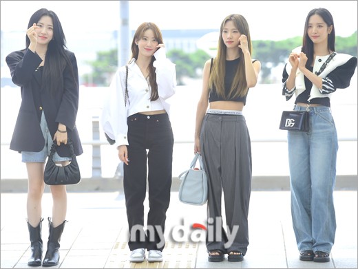 组图：宇宙少女飞往美国参加KCON 八成员机场造型清新可人