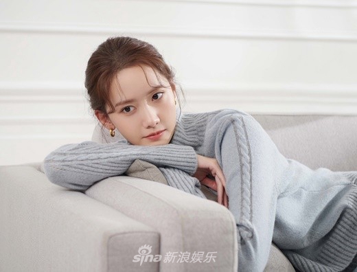 組圖：少女時代林允兒寫真輕熟感 穿毛領大衣氣質優雅