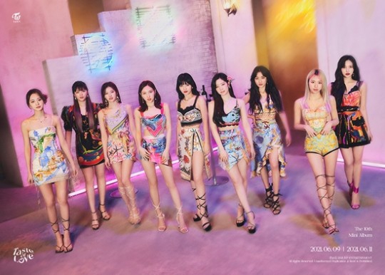 组图：TWICE新专辑预告照公开 洋溢活力夏日氛围