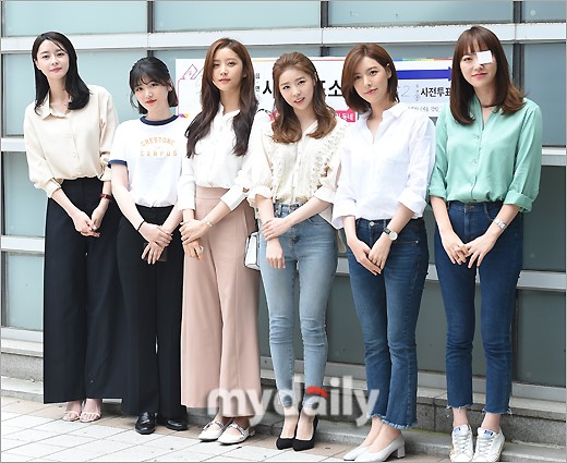 1/ 14新浪娱乐讯 6月9日下午,韩国女团hellovenus