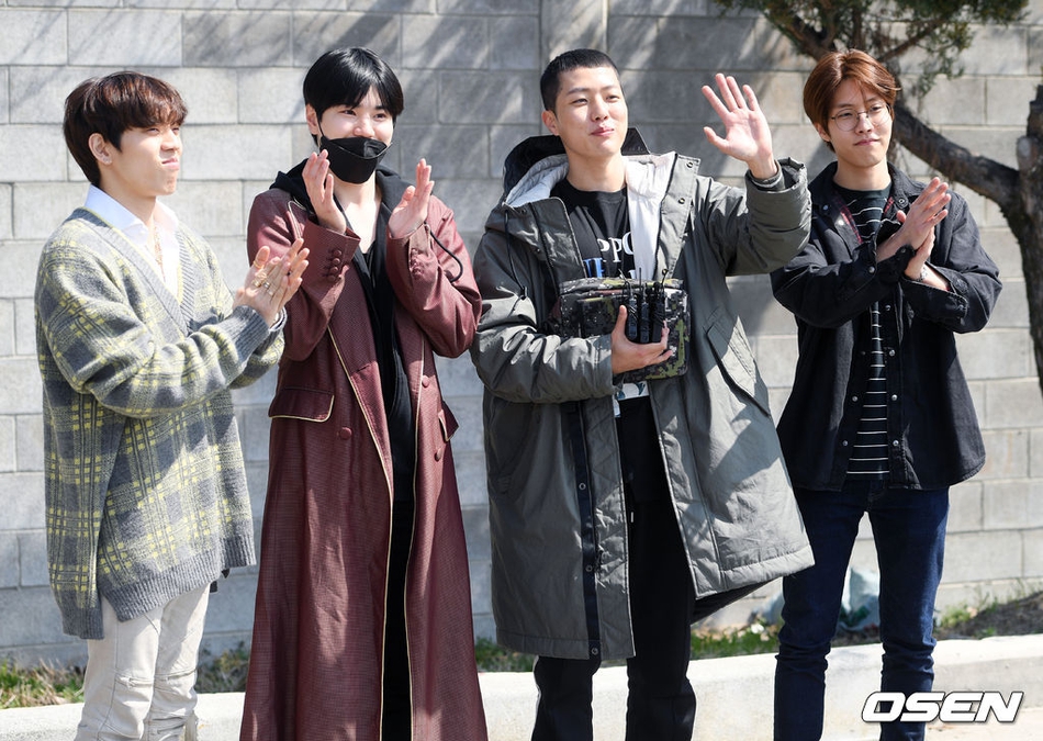 组图:infinite李成烈入伍服兵役 组合成员为他送行