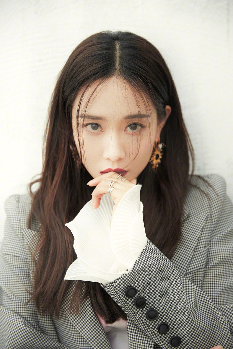 组图:原missa中国成员王霏霏拍写真 电眼迷人魅力足_高清图集_新浪网