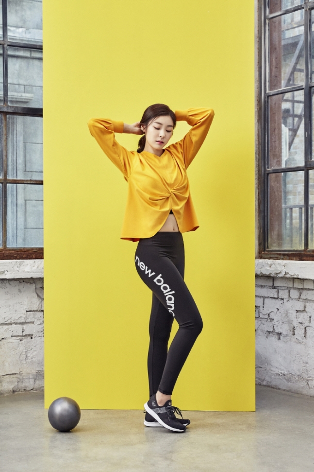 组图:金妍儿拍运动写真 退役5年身材纤瘦无变化_高清图集_新浪网