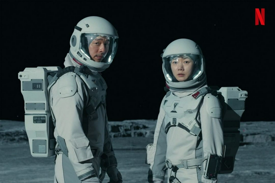 組圖：《寂靜之海》發劇照 孔劉裴鬥娜宇航員造型公開