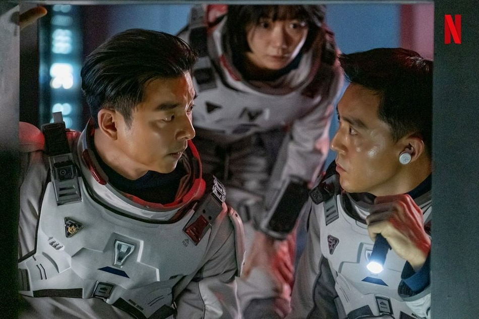 組圖：《寂靜之海》發劇照 孔劉裴鬥娜宇航員造型公開