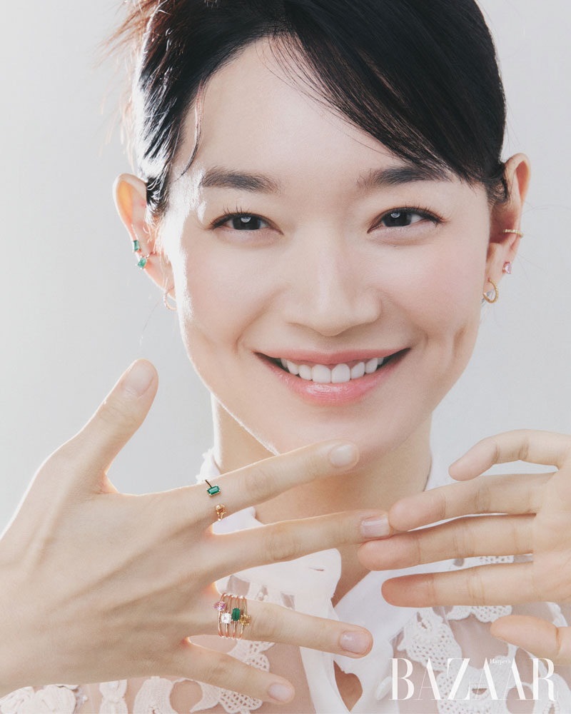 組圖：申敏兒拍珠寶大片登《芭莎》 微笑露標誌性酒窩