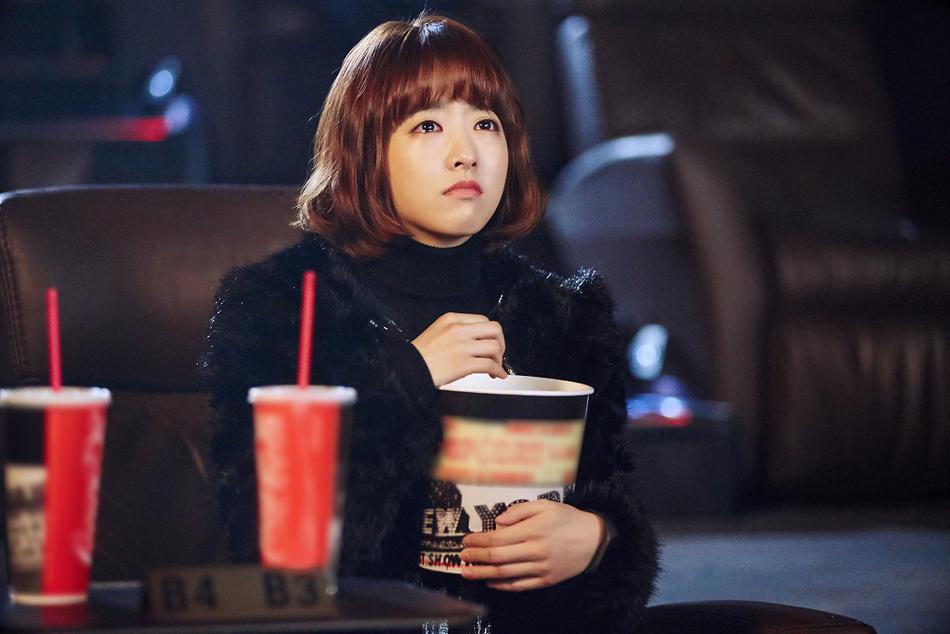 组图:《都奉顺》剧照公开 朴宝英电影院痛哭