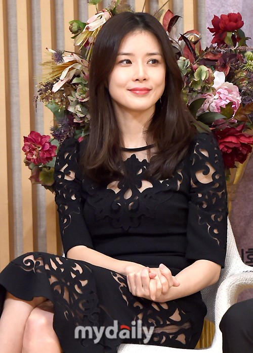 李宝英