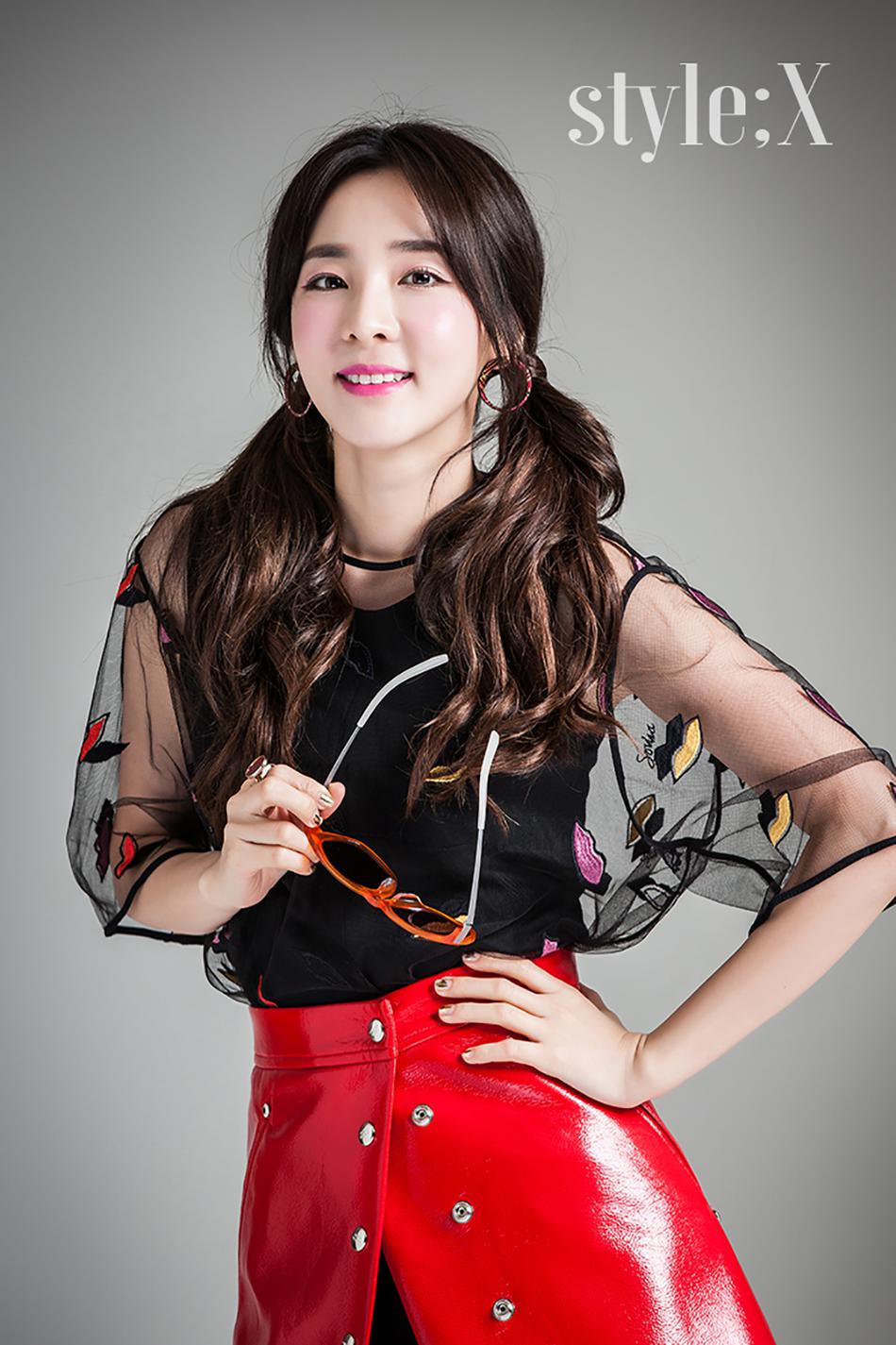 组图:原2ne1成员dara拍写真笑容灿烂 33岁清新如少女