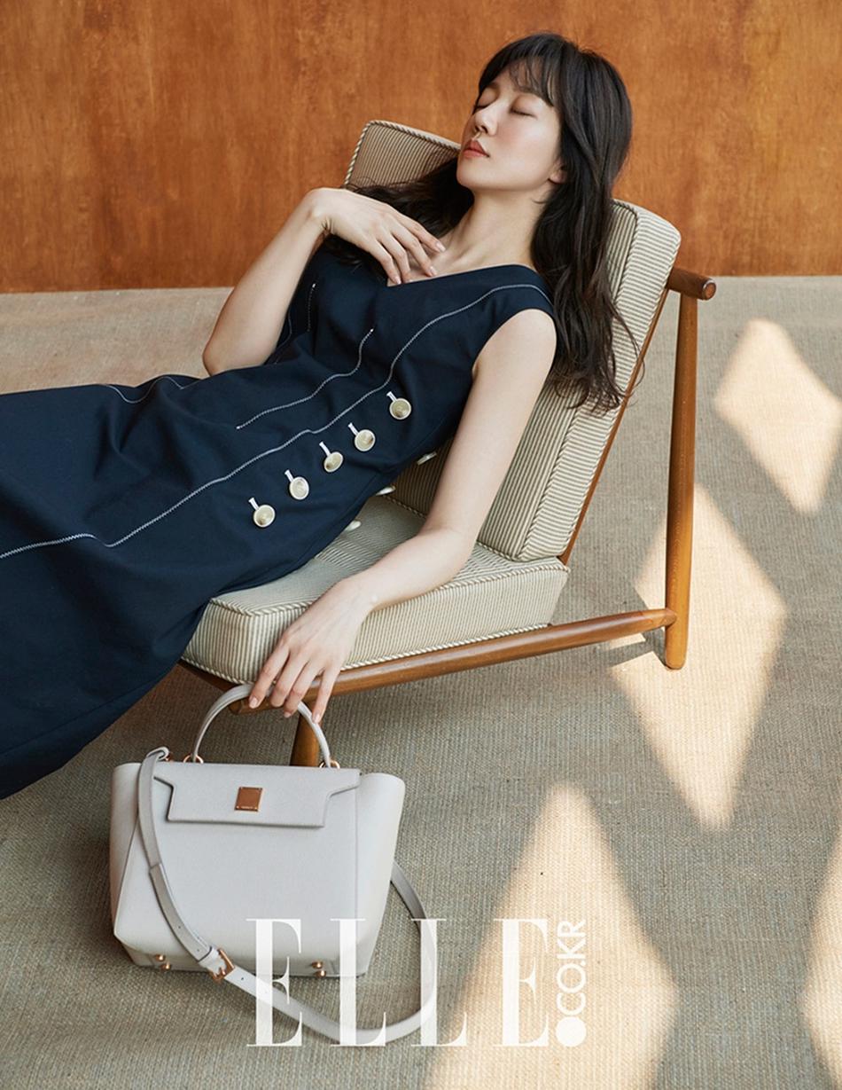 组图:38岁韩星林秀晶拍时尚写真 容貌清秀气质如少女