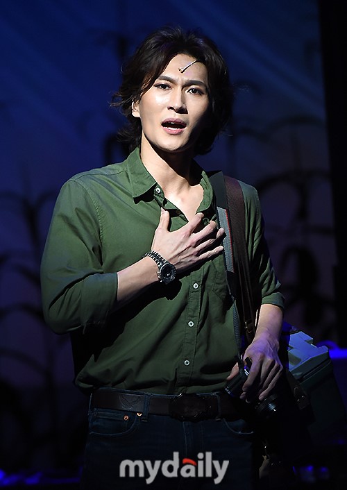 韩国音乐剧《廊桥遗梦》首演 玉珠贤朴恩泰出演