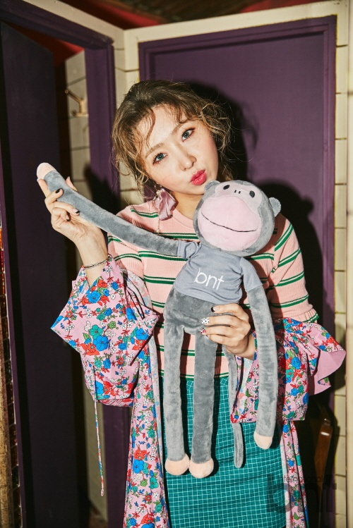 孔敏智拍时尚写真 solo归来色彩亮眼成熟蜕变