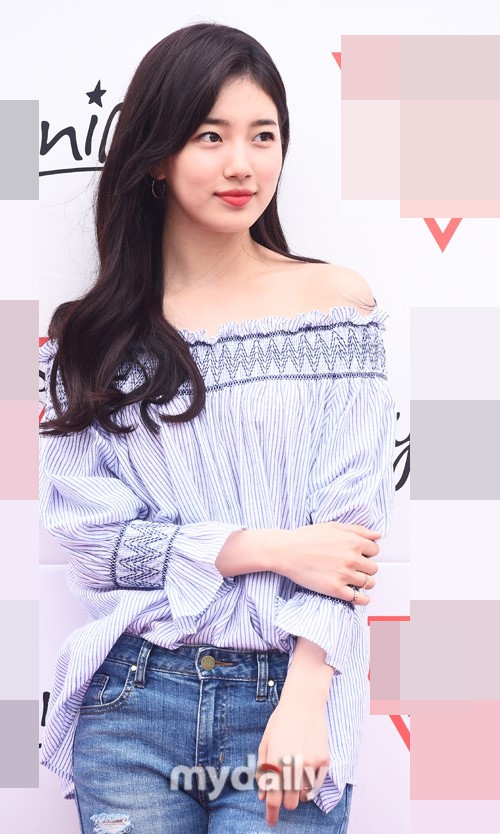 missa秀智亮相活动 蓝衣清爽香肩诱人