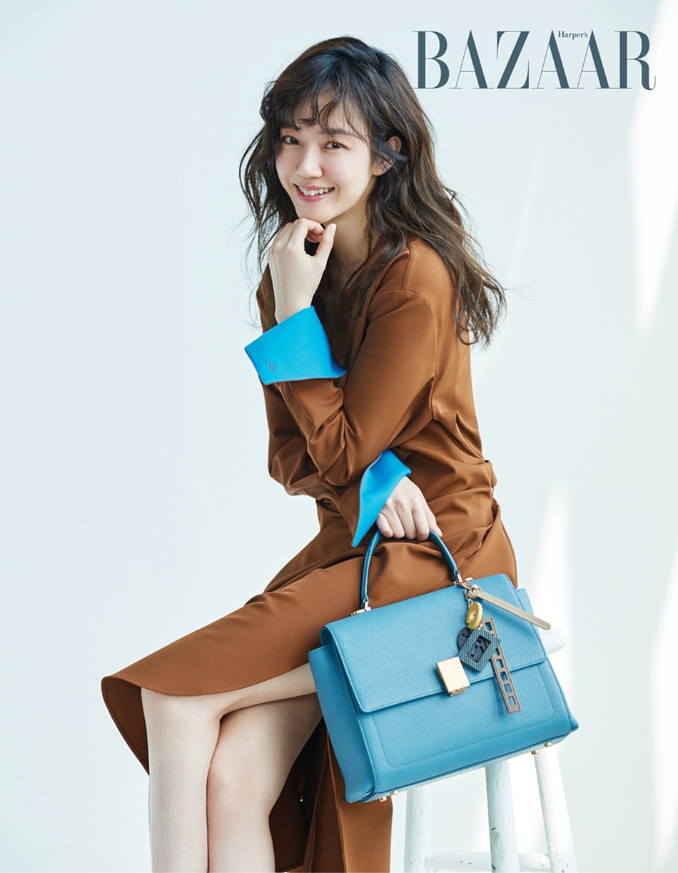 20170516明星韩星林秀晶登时尚杂志38岁娃娃脸仍童颜