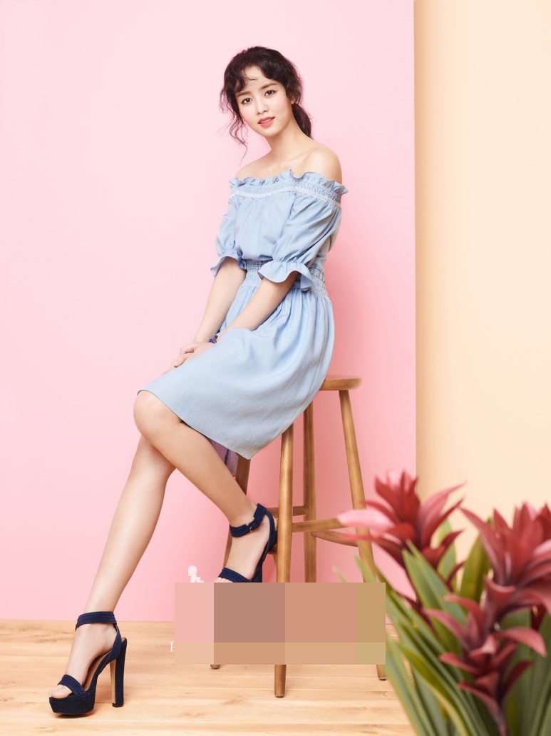 组图18岁金所炫拍初夏写真亭亭玉立少女长大