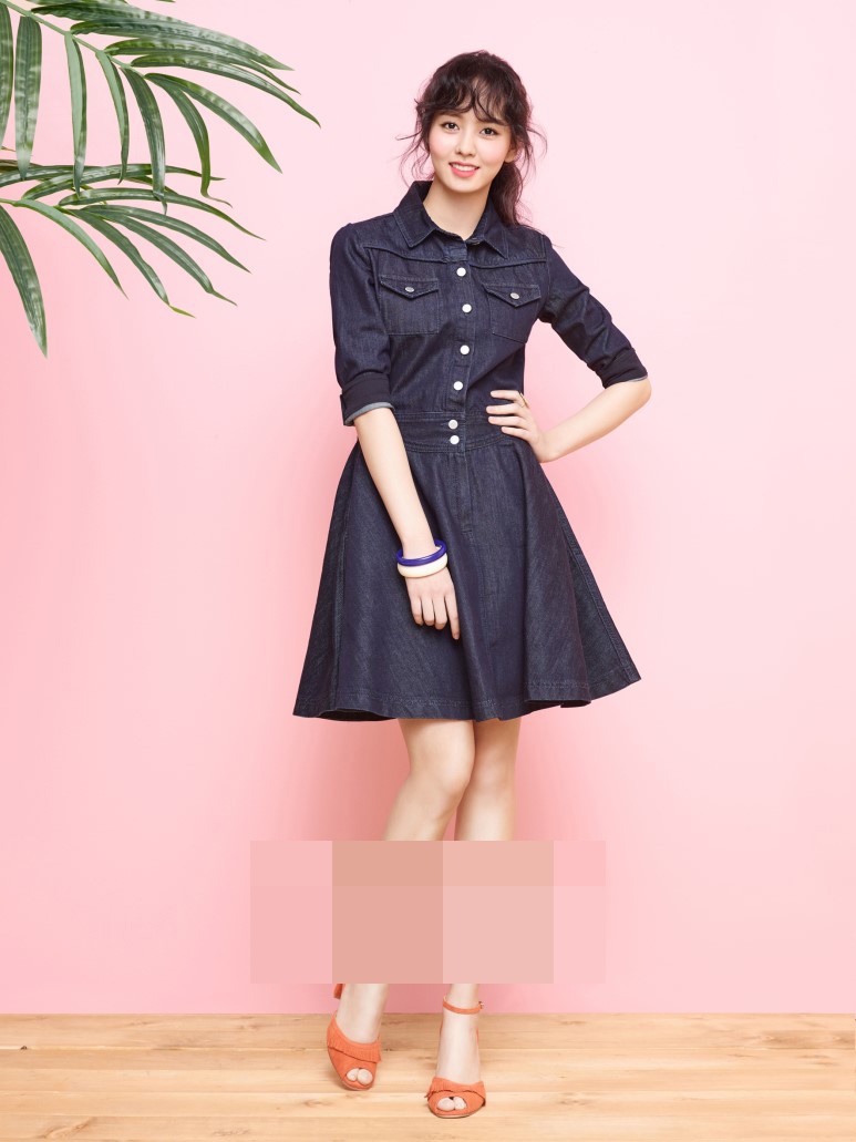 组图:18岁金所炫拍初夏写真 亭亭玉立少女长大