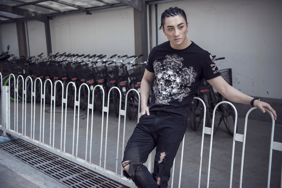 组图杜珺雷鬼造型写真轻松演绎时尚嘻哈风