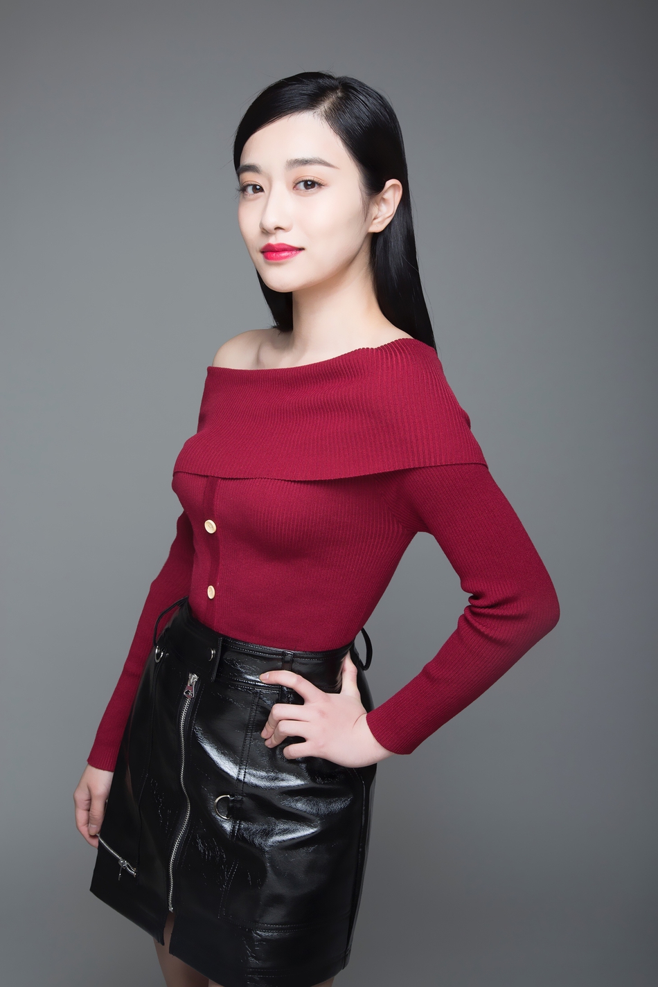 08 15:46:57 1 / 5 新浪娱乐讯 近日,演员孙雪宁曝光一组写真.