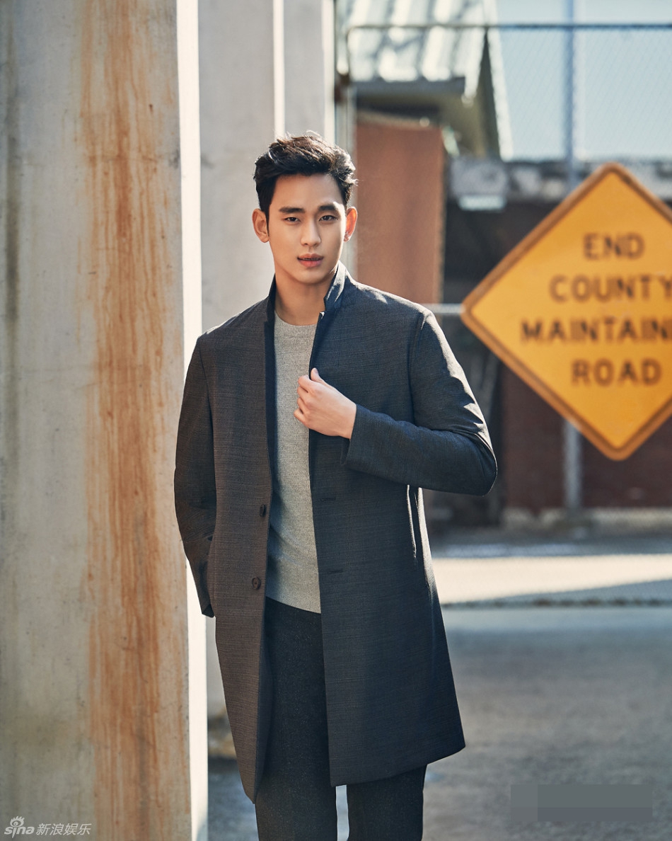 金秀贤登杂志两版封面 成熟型男魅力吸睛