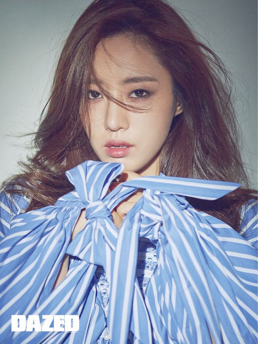 组图:t-ara咸恩静最新杂志写真 眼神迷离魅惑