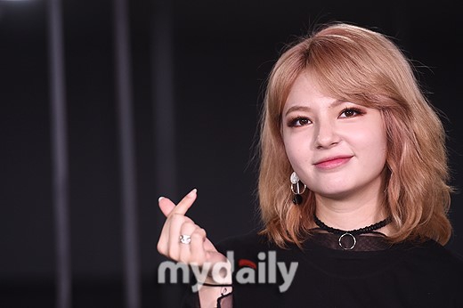 新浪娱乐讯 7月7日下午,英韩混血女歌手shannon在首尔dmc宣传馆参加了