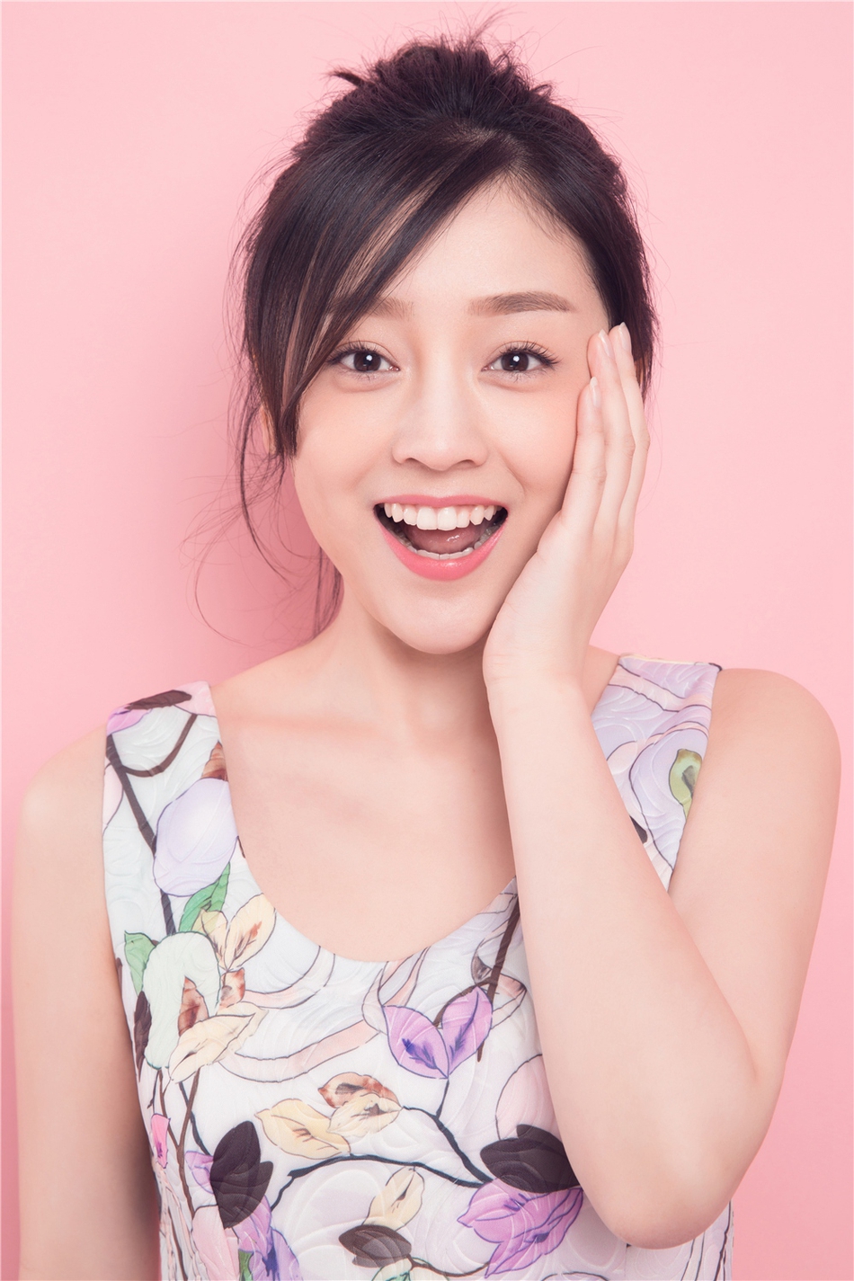 何花夏日粉嫩写真 甜美演绎马卡龙系少女